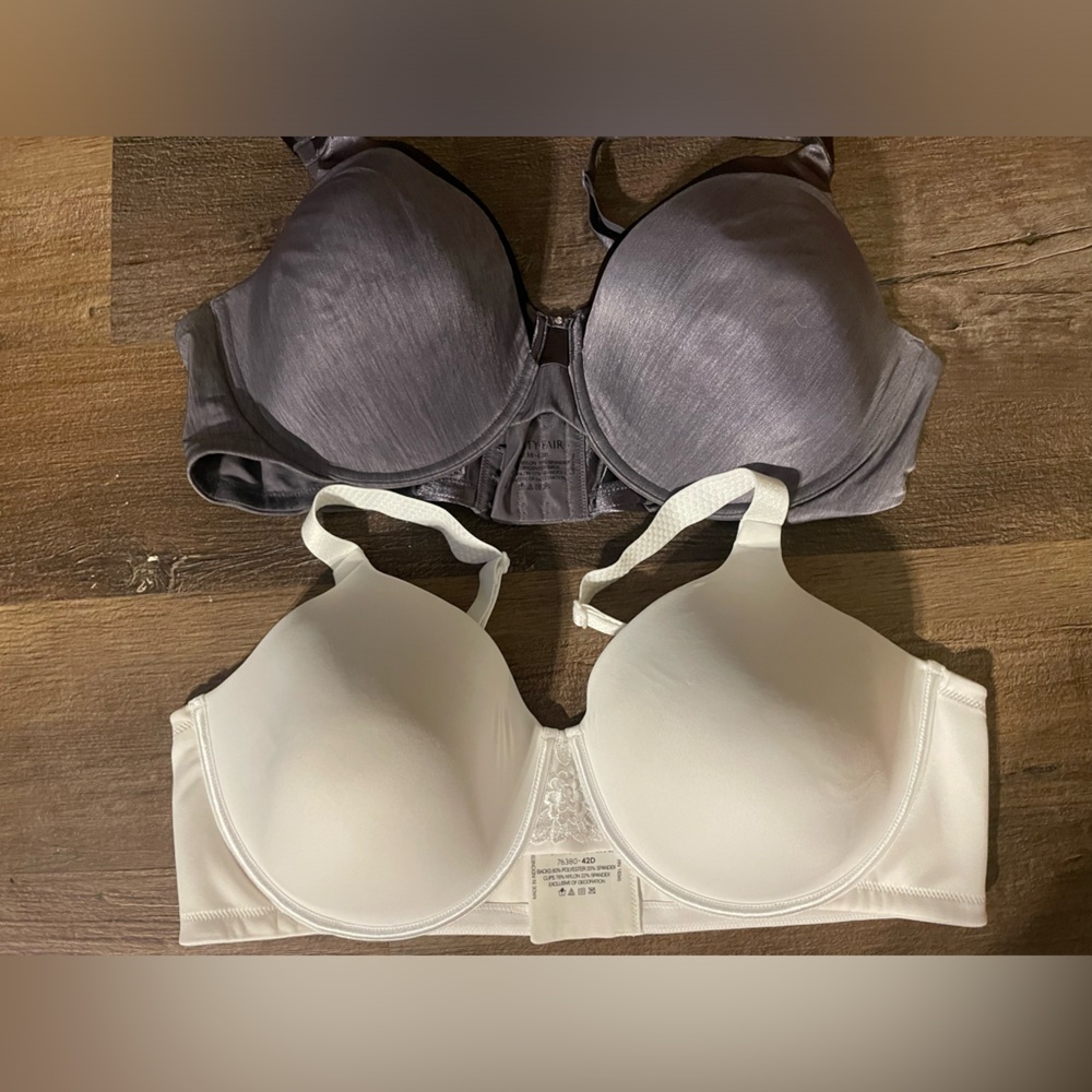 Bundle of 2 bras size 42 D